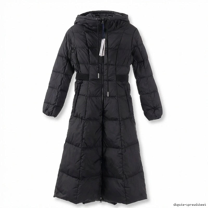 Long black down jacket of Moncler