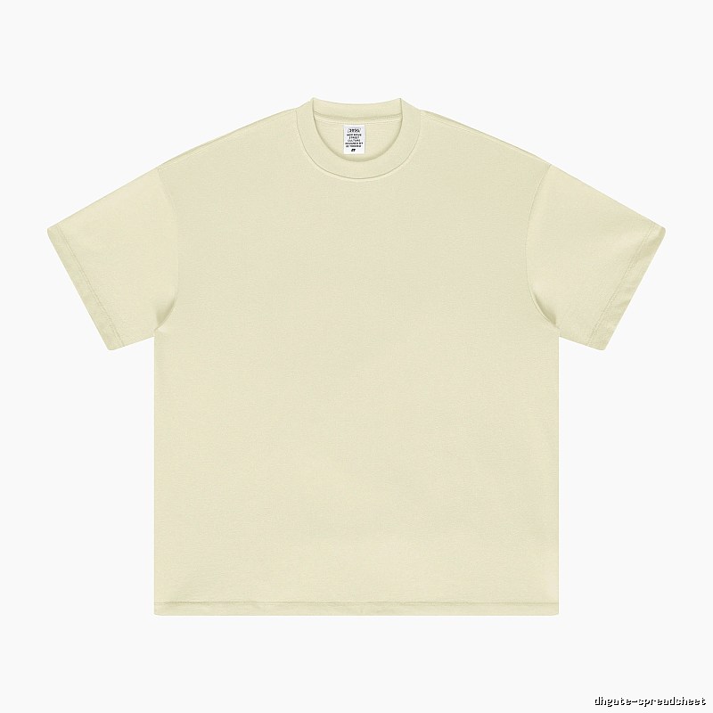 Patterned Plain white T-shirt Minimal White Short with Polished Detail