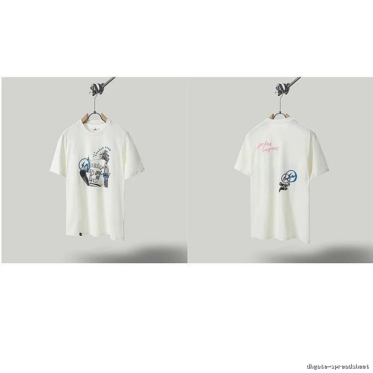 Travis Scott x Jordan Co-branded Graffiti-style Off-white T-shirt